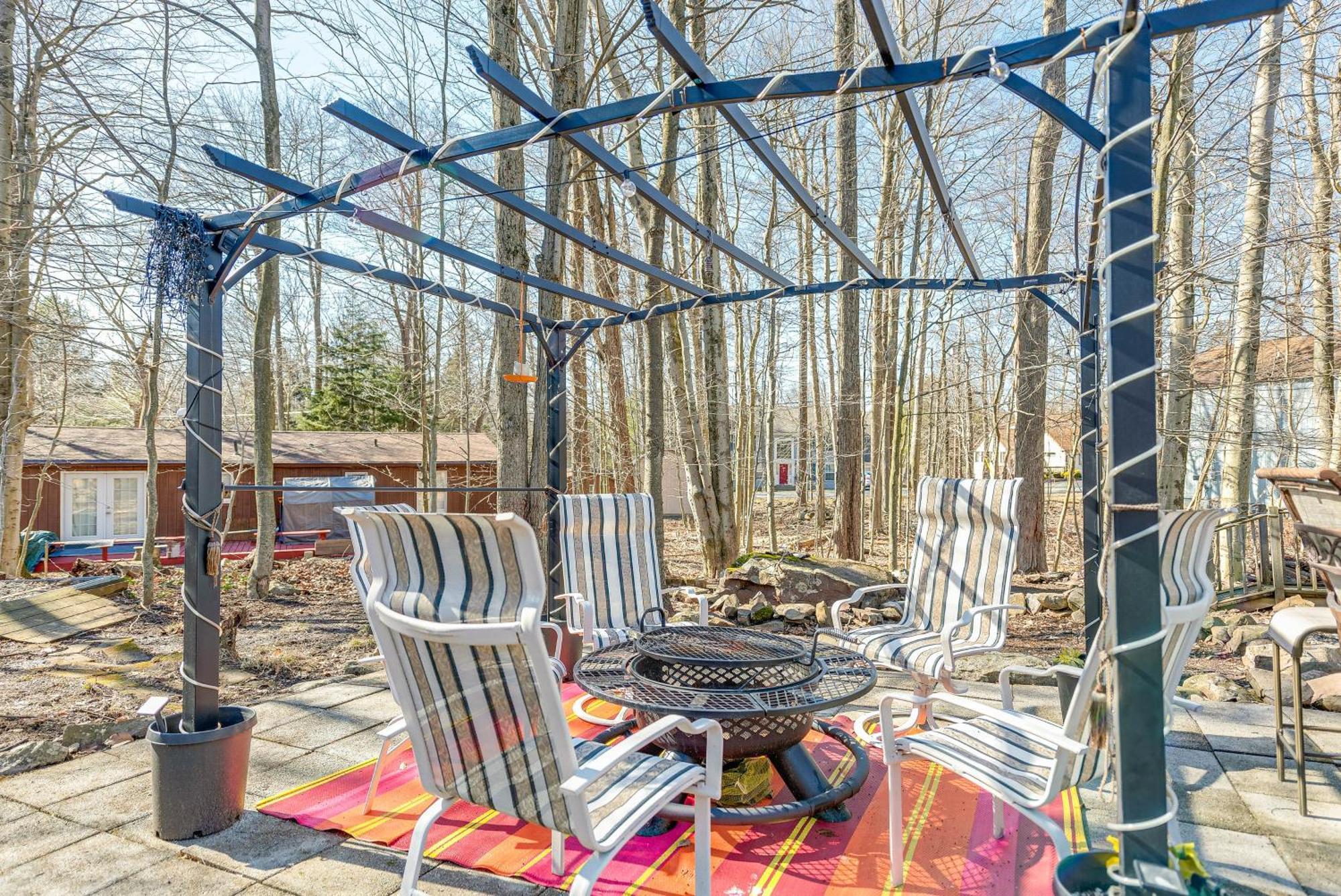 With Fire Pit 1 Mi To Carobeth! Holiday home